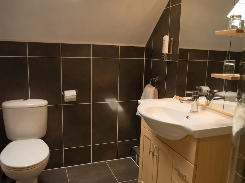 Chequers Lodge- Dalton-in- Furness- Self check in- for professionals and tourists