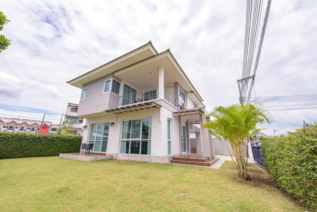 P Villa Buriram