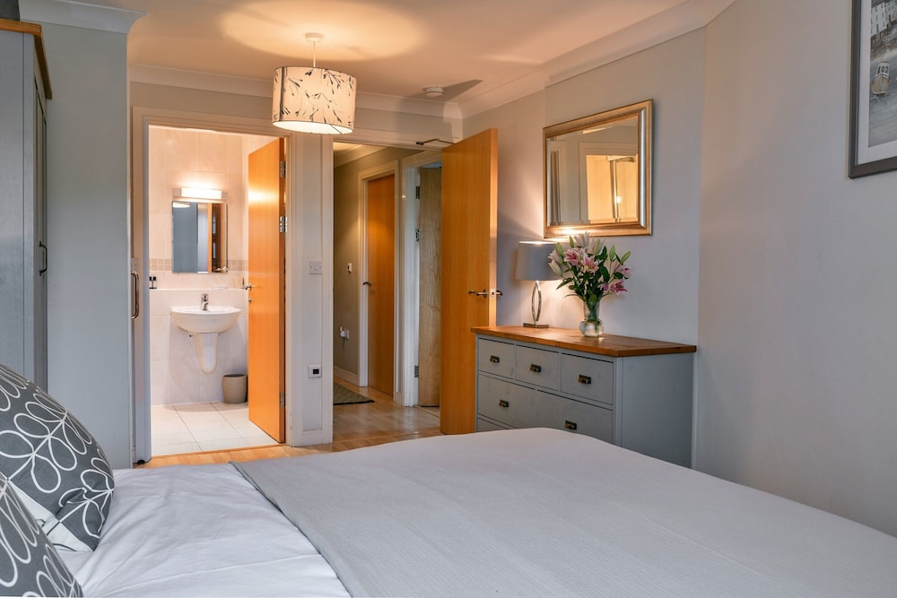 Apartment in Watergate Bay With Sea Views