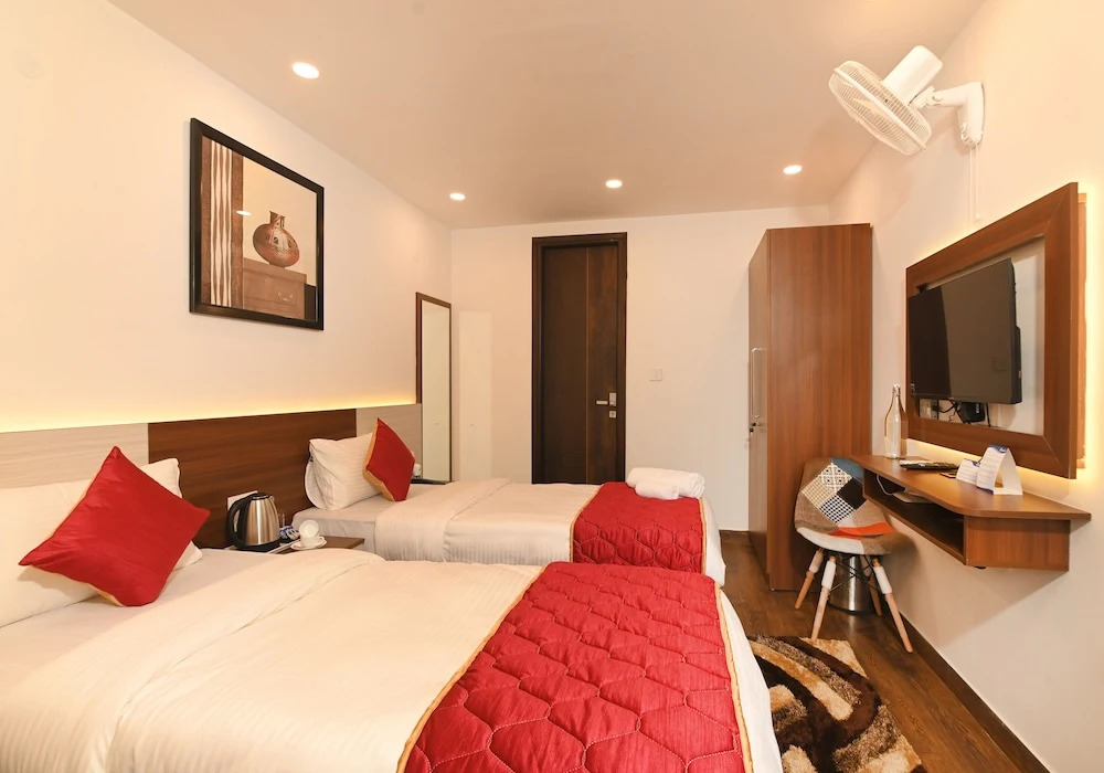 Limewood Stay - Cyber City