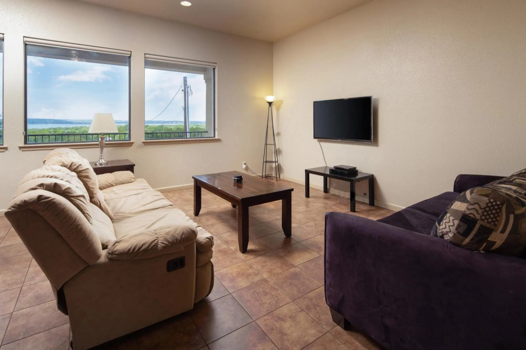 CL 1233 Villa at Canyon Lake