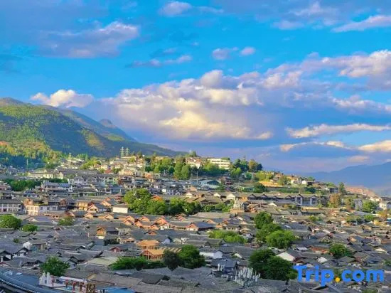 Scenery · Panoramic Mountain View, Encountering the Scenery of the Ancient City, Panoramic Meisu