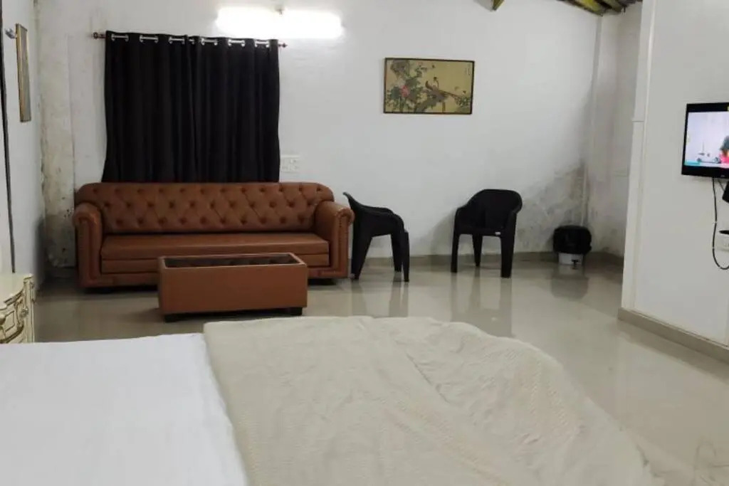 Hill View Residence Room no 7 Top floor City Homes