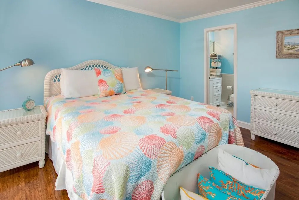 17 Lawton #166 - 2 Br Villa