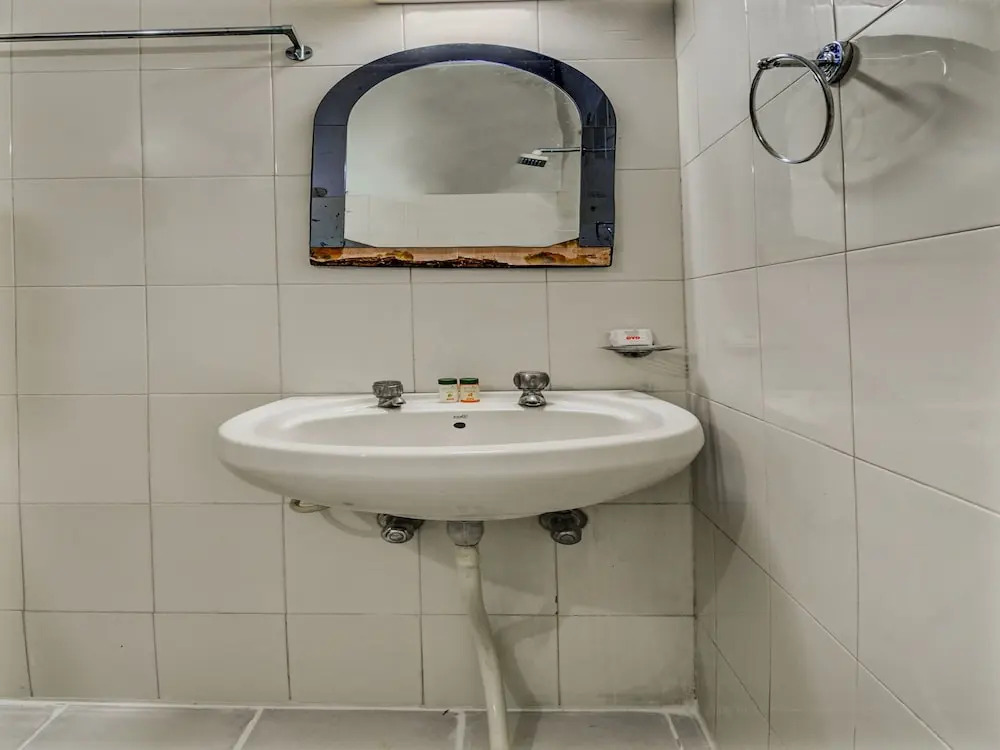 Collection O 18320 Hotel Utsav
