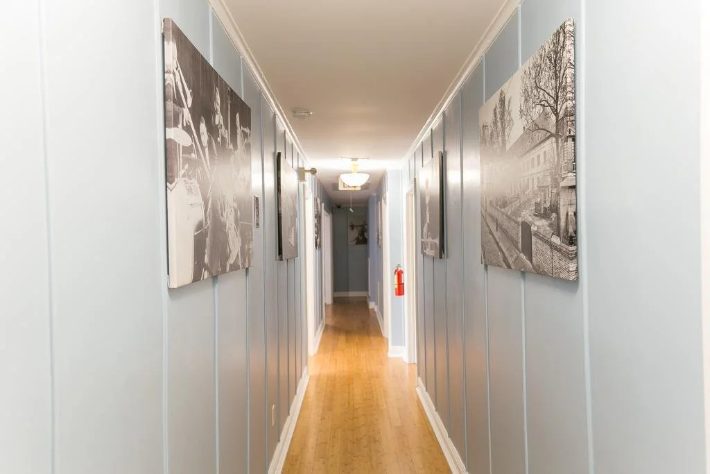 Canal Express Rooms