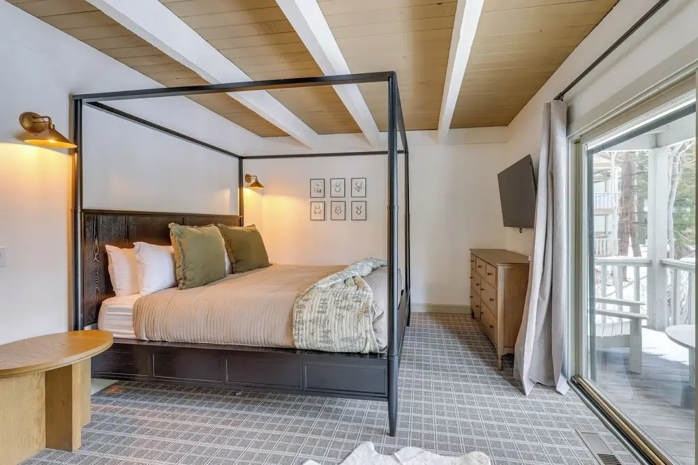 8 Mi to Northstar Slopes: Tahoe Gem w/ Fireplace