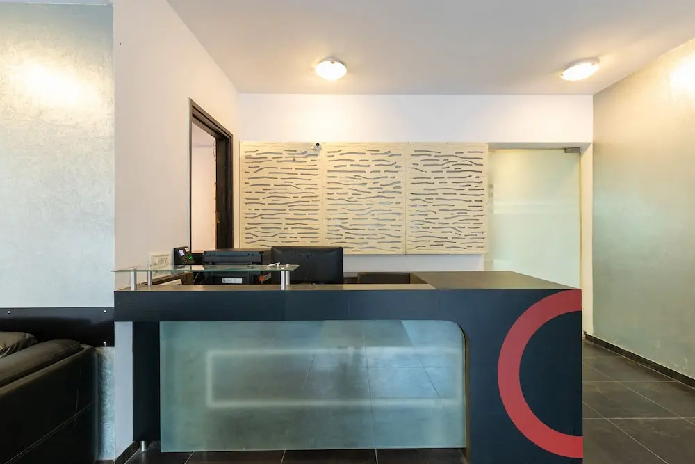 OYO Premium Gujarat College Ellisbridge