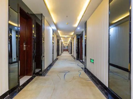 Yajing Holiday Hotel (Zunyi Haier Avenue Dongxin Rainbow City)