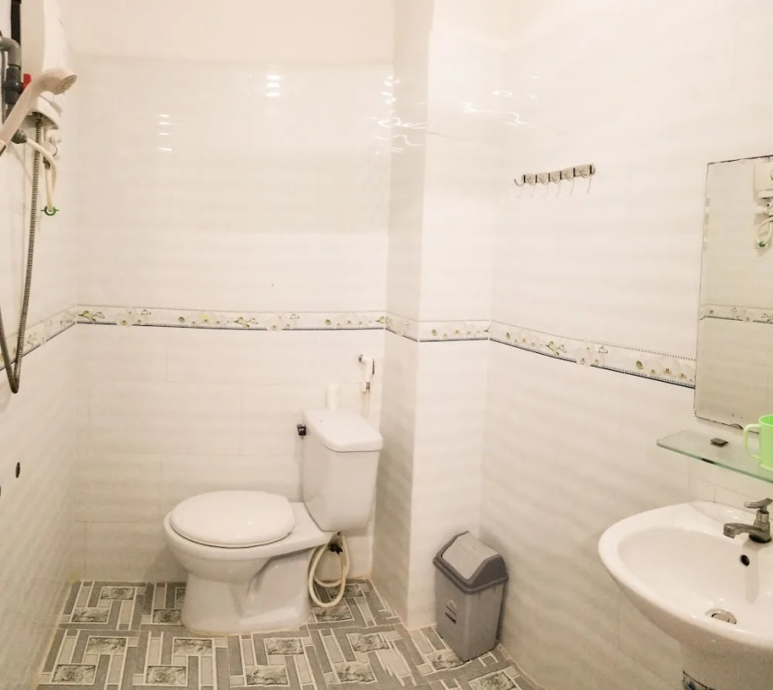 K300 Hotel by OYO Rooms