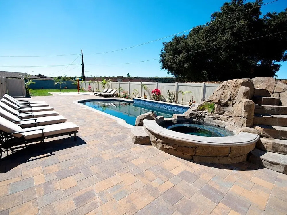 La Casa de Mickey 6 Bedrooms 4 Bathrooms Home