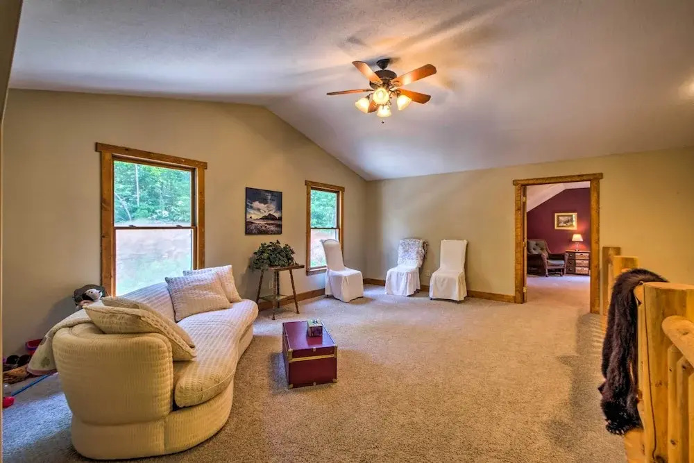 Tryon House w/ Hot Tub - Near Equestrian Centers!