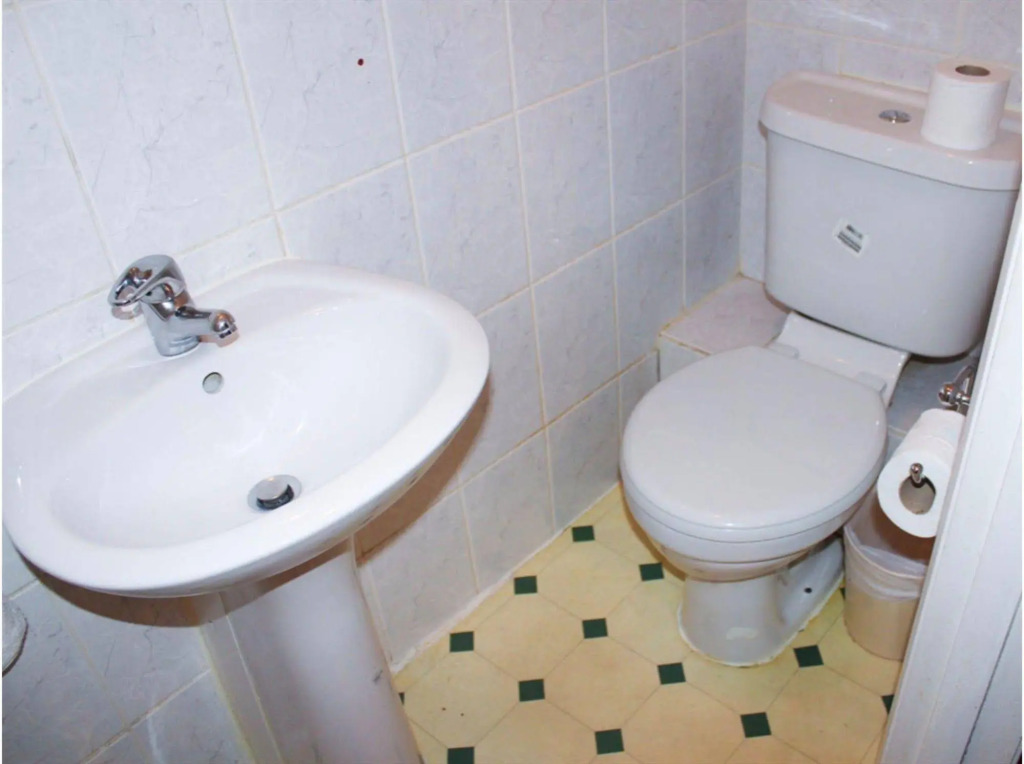 Lampton Guest House