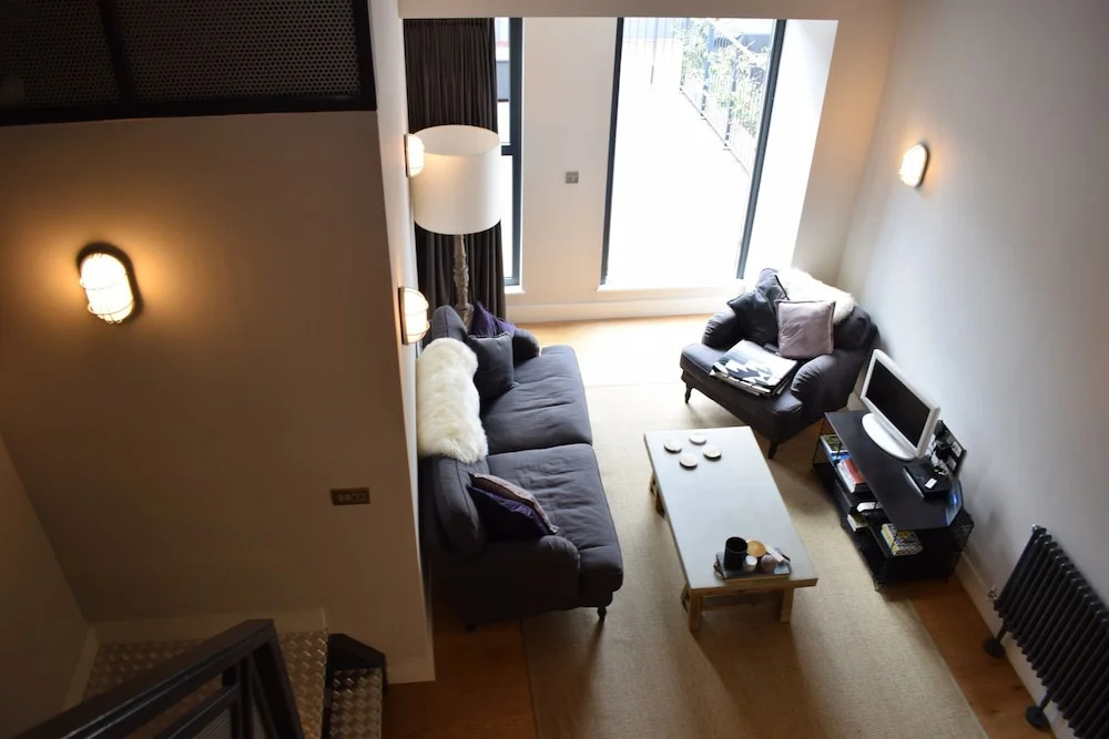 1 Bedroom Mezzanine Apartment In Stoke Newington