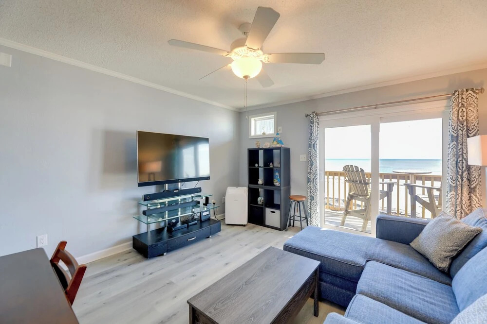 Beachfront Family Condo w/ Stunning Views!