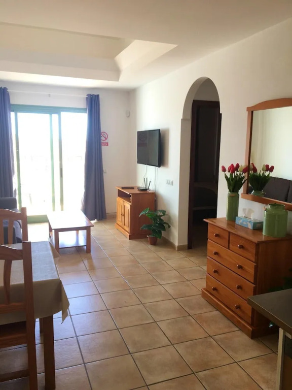 Apartment With one Bedroom in Castillo Caleta de Fuste, With Wonderful Mountain View, Shared Pool and Enclosed Garden
