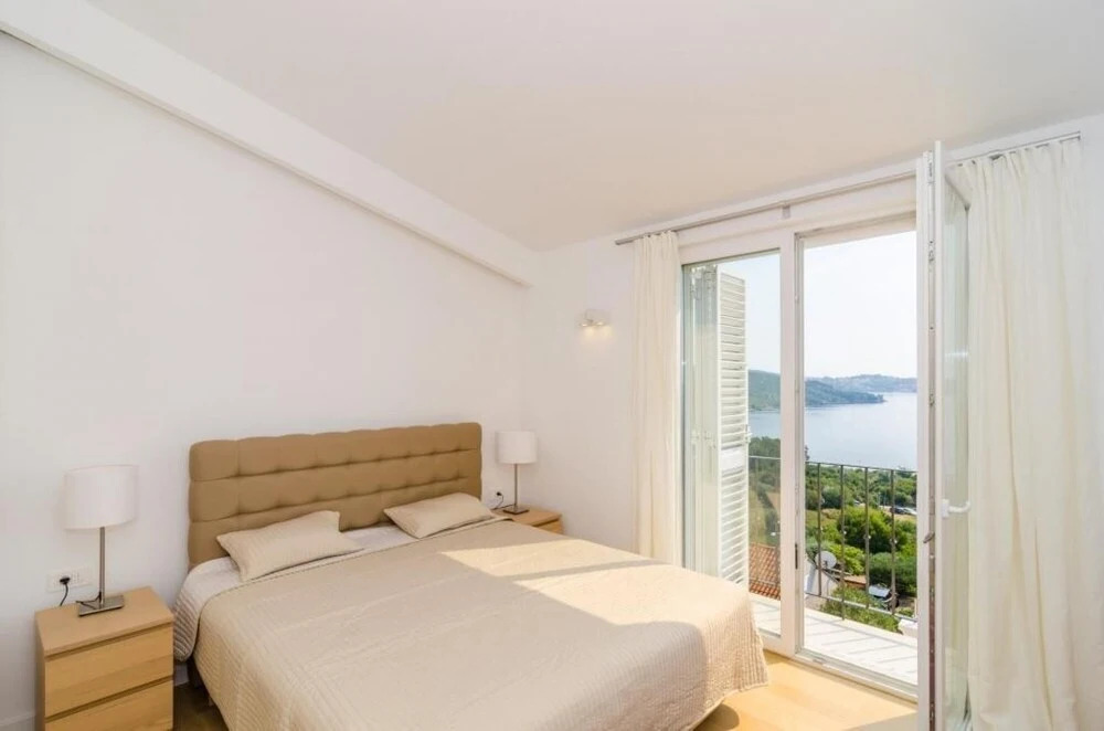 Villa Orlando - Five Bedroom Villa With Swimming Pool and Sea View ID Direct Booker 3375