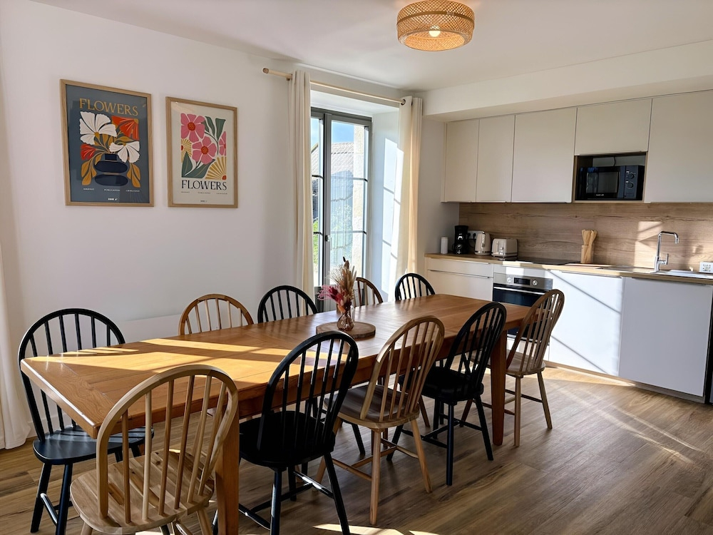 Corseul Countryside Retreat for a Family