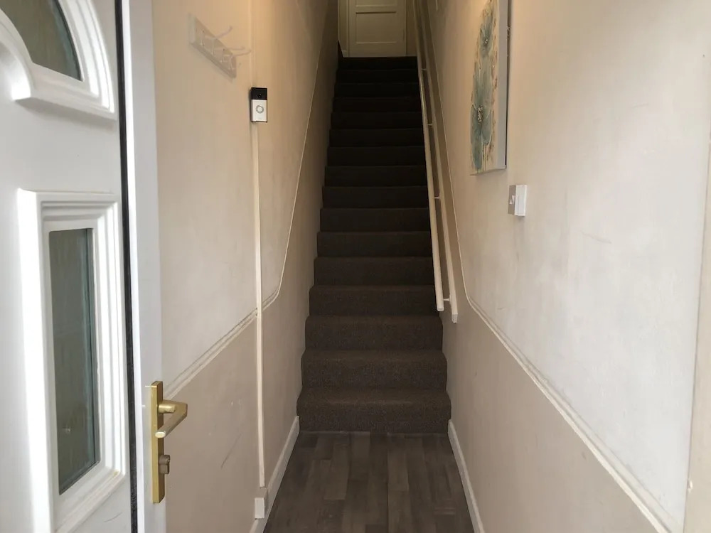 Lovely 2-bed Apartment in Solihull