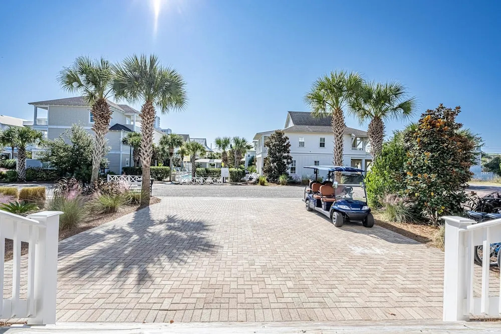 Blue Dream - 100 Sandalwood Drive