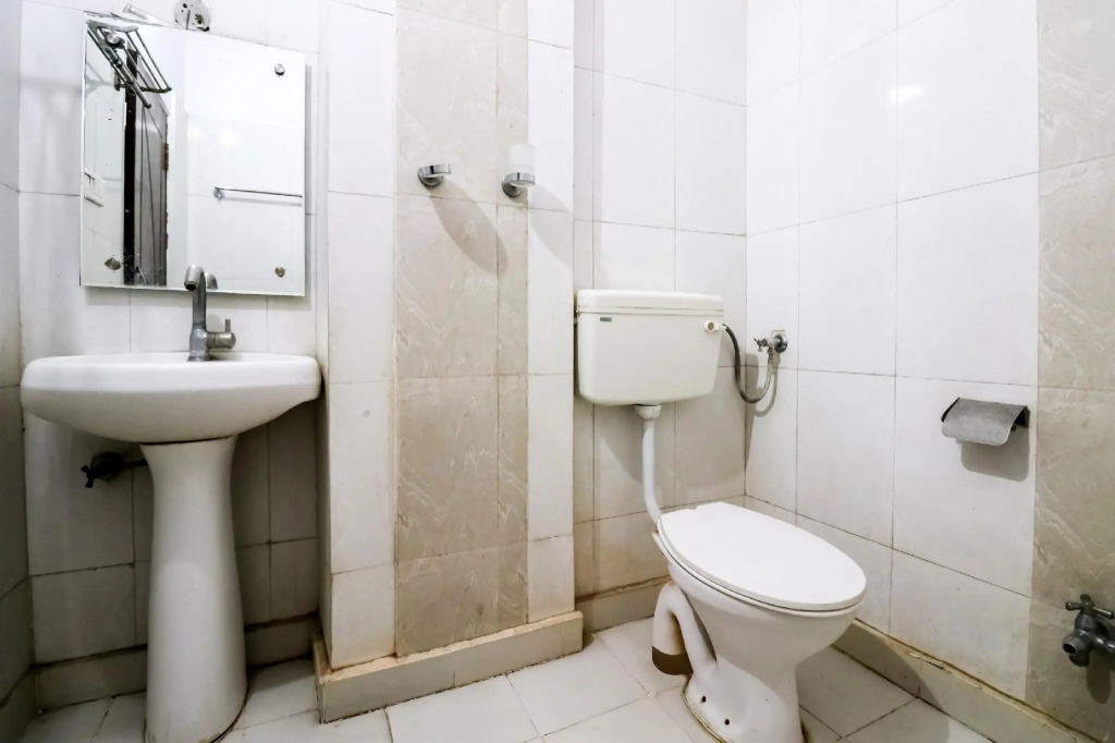 OYO 78543 Collection O Hotel Dps Inn
