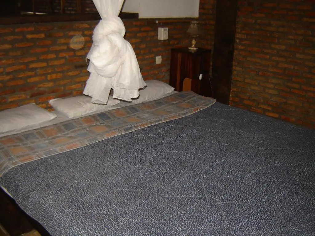 Vaya Apartments Services