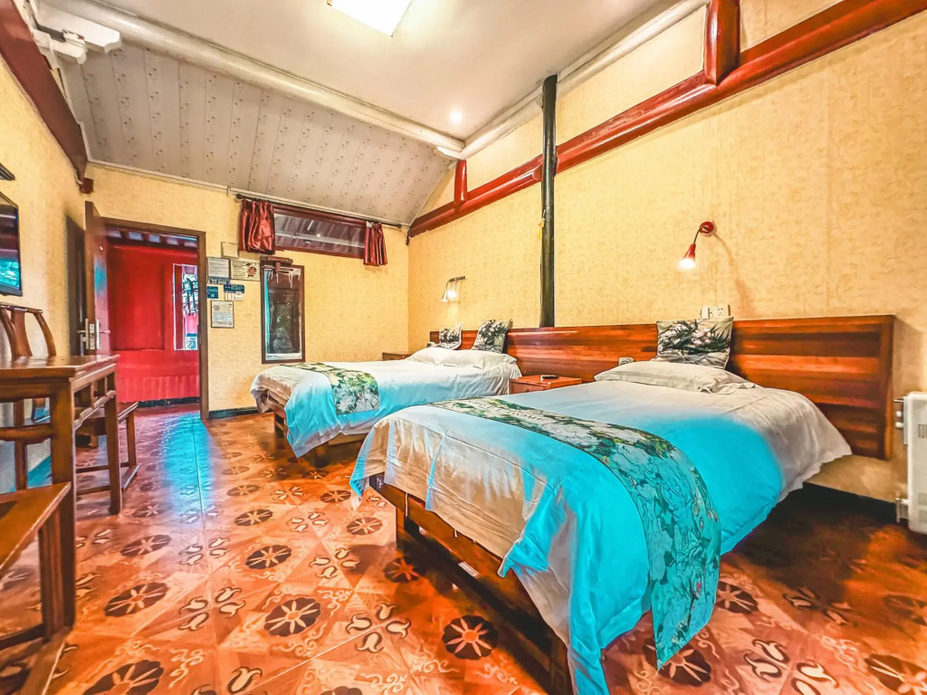 Shaoxing Laotaimen Luxun Native Place Youth Hostel