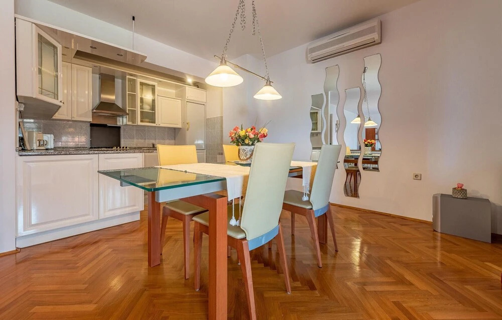 Stunning Apartment in Zadar With 2 Bedrooms, Wifi and Outdoor Swimming Pool