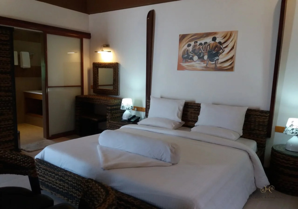 Long Beach Laamu Hotel
