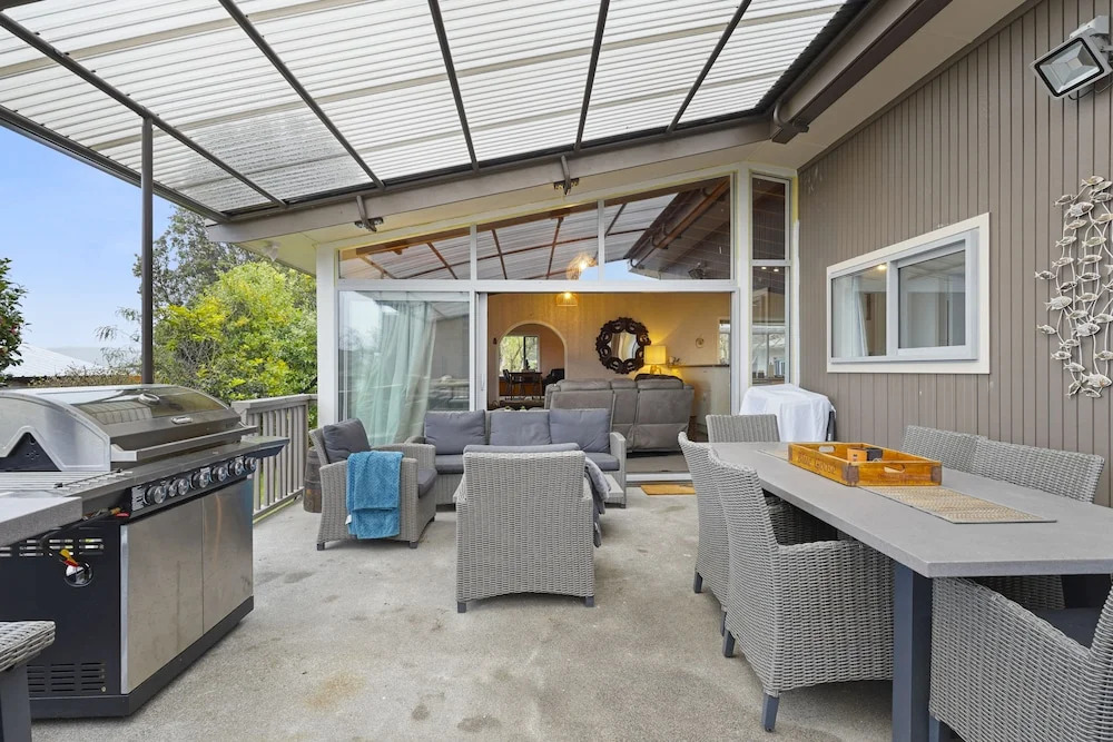 Lakeview Escape with spa - sauna - patio
