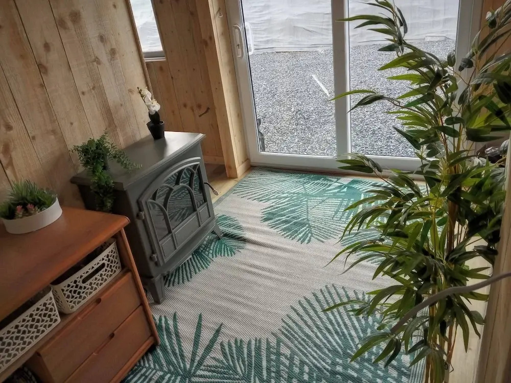 Tranquil Cabin Retreat in Llandovery