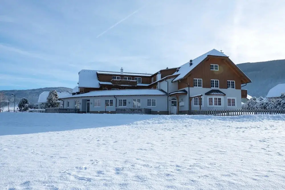 Modern apartment right next to the ski lift
