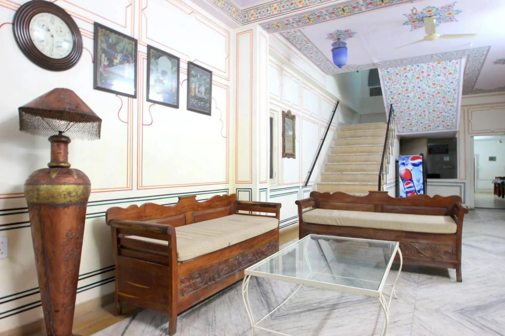 Hotel Raghuraj Palace