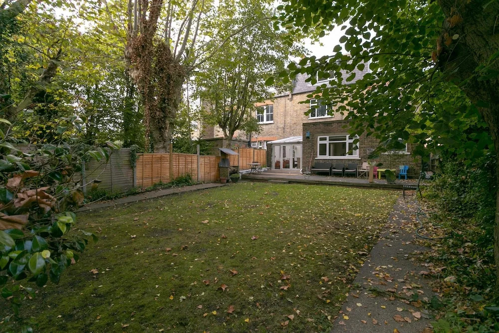 3 Bedroom Apartment Near Primrose Hill