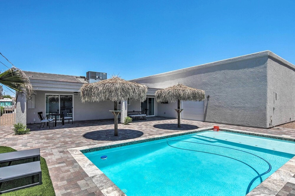 3 Mi to Lake Havasu State Park: Home w/ Pool!