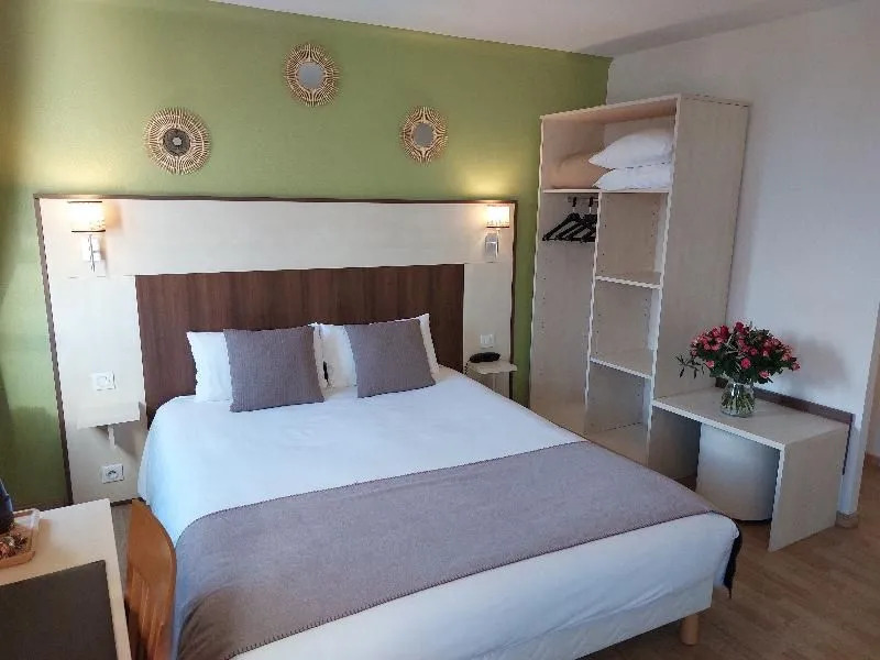 Logis Loire Hotel - Les Cocottes Restaurant