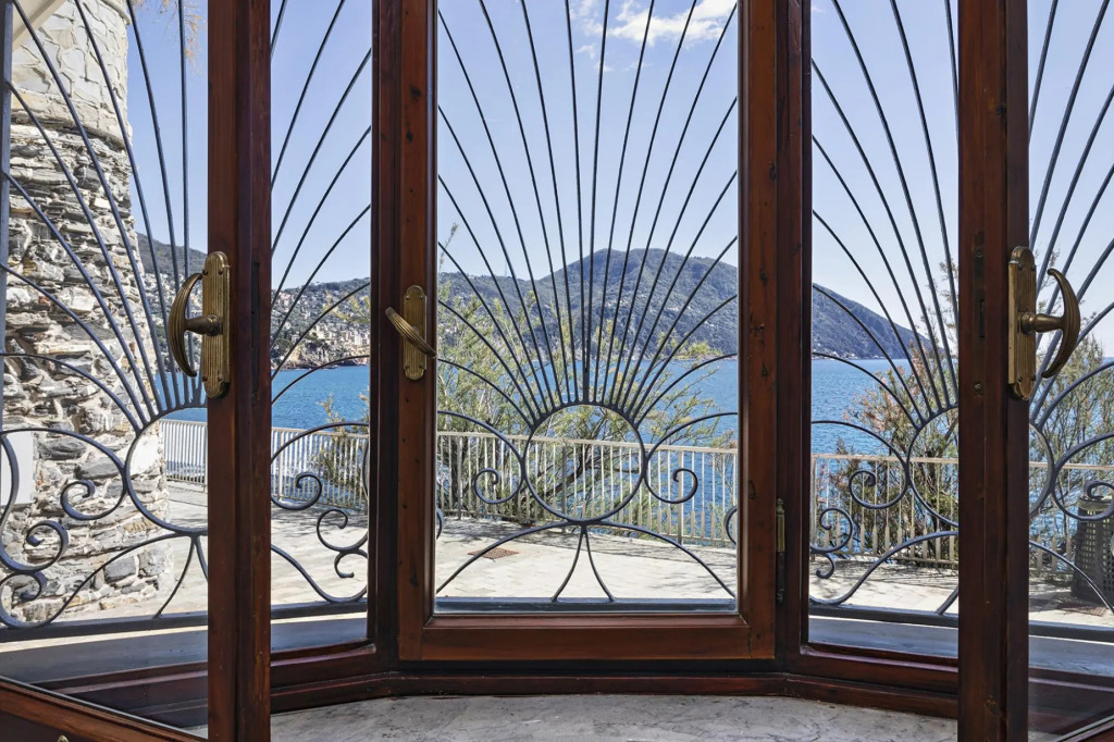A Few Steps From the Sea by Wonderful Italy