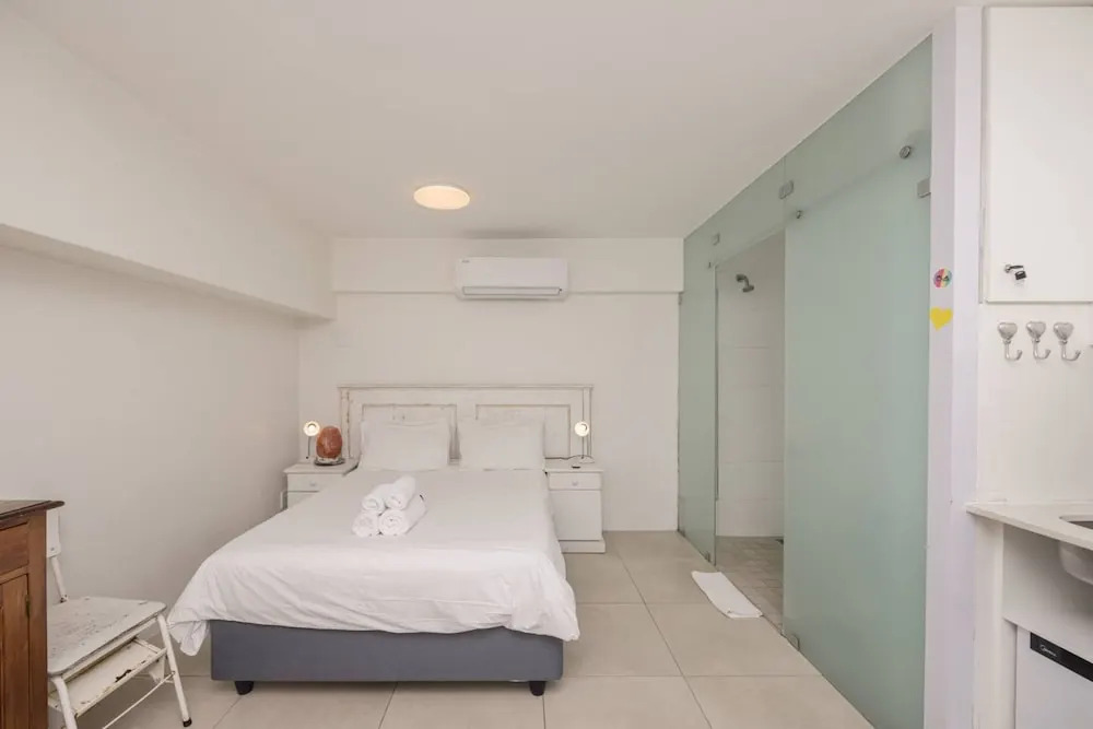 Bright and Adorable Studio in Vredehoek