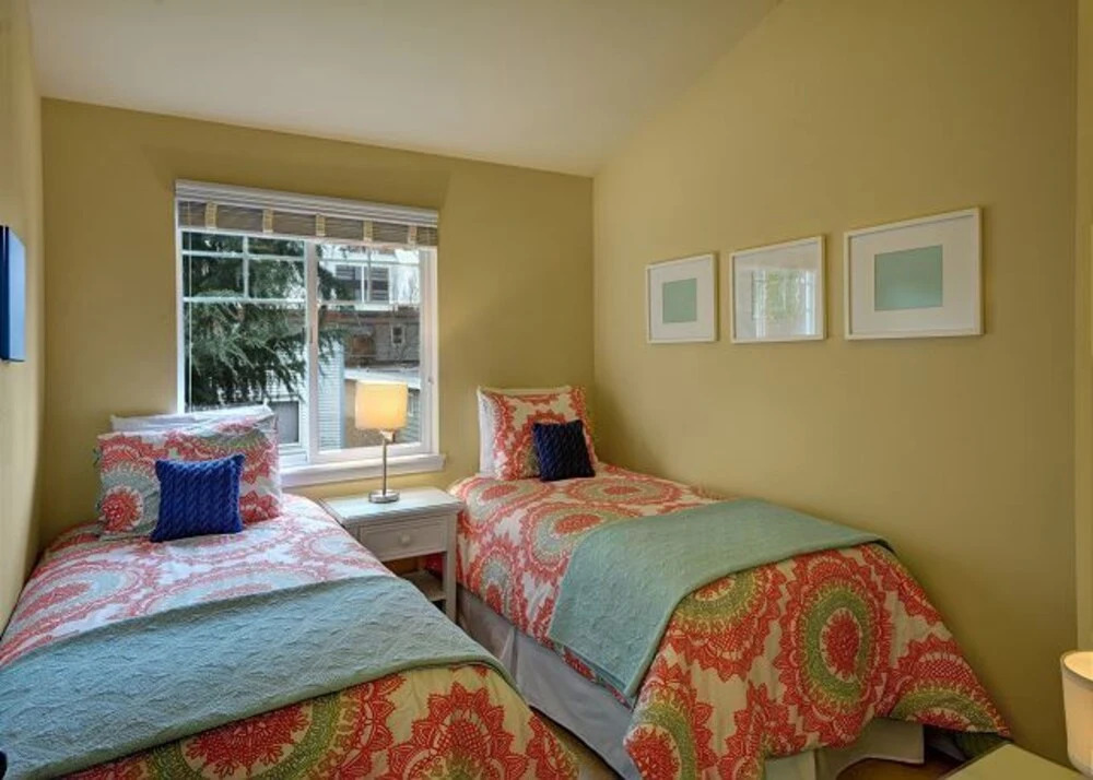Ballard Northwesterner - Three Bedroom Townhome with Balcony