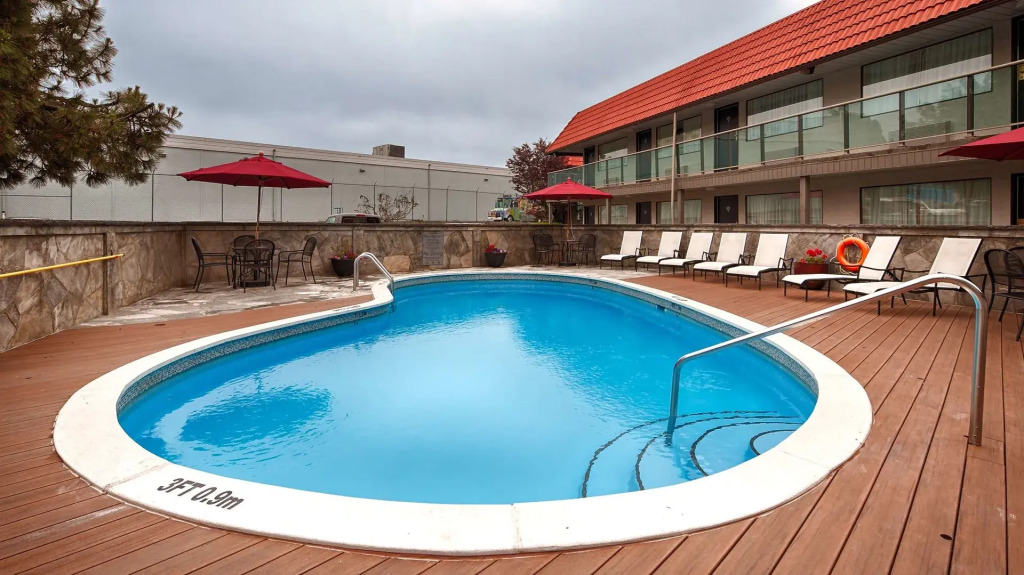 Best Western PLUS Burnaby Hotel