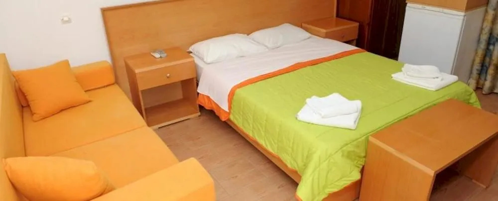 Tonia Hotel
