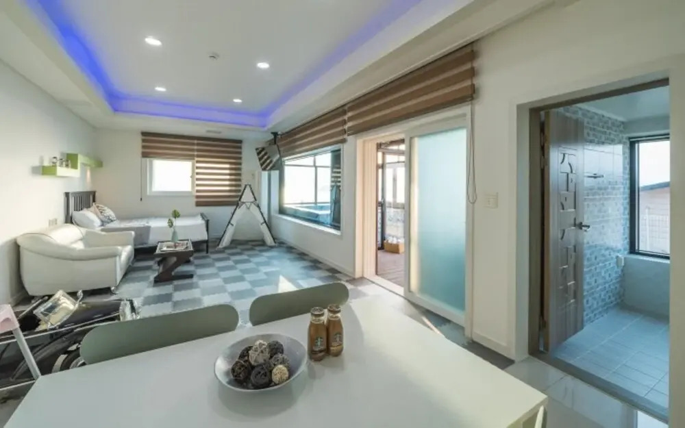 Geojedo Sea and Pool Villa