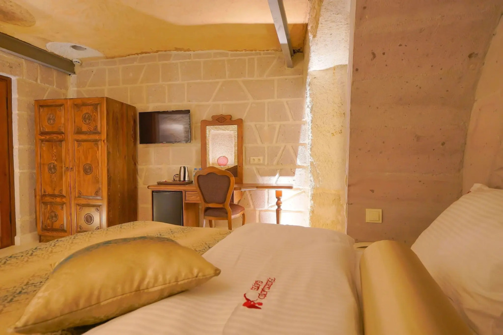 Fairyland Cave Hotel