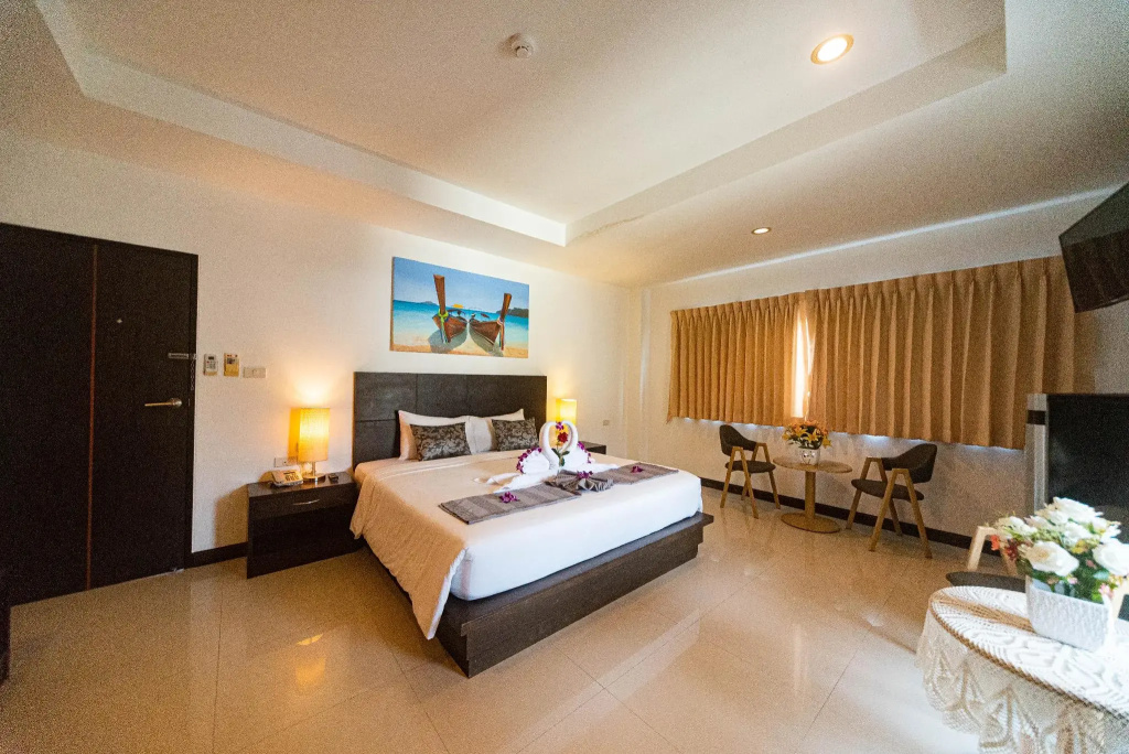 Q Victory Patong Hotel