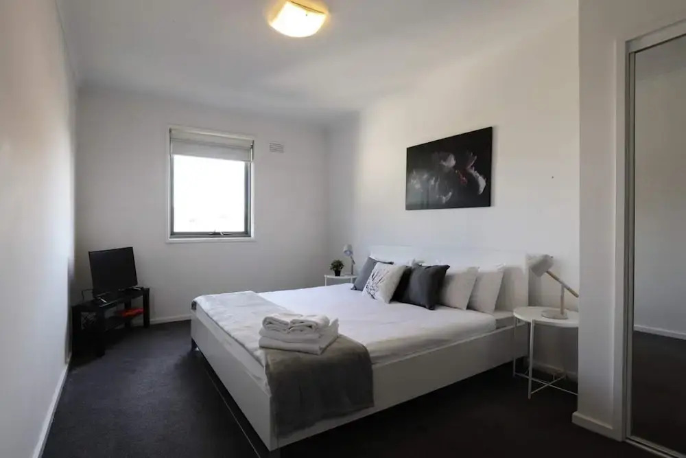 Extra Large 2 Bedroom Apartment in Melbournes Southbank