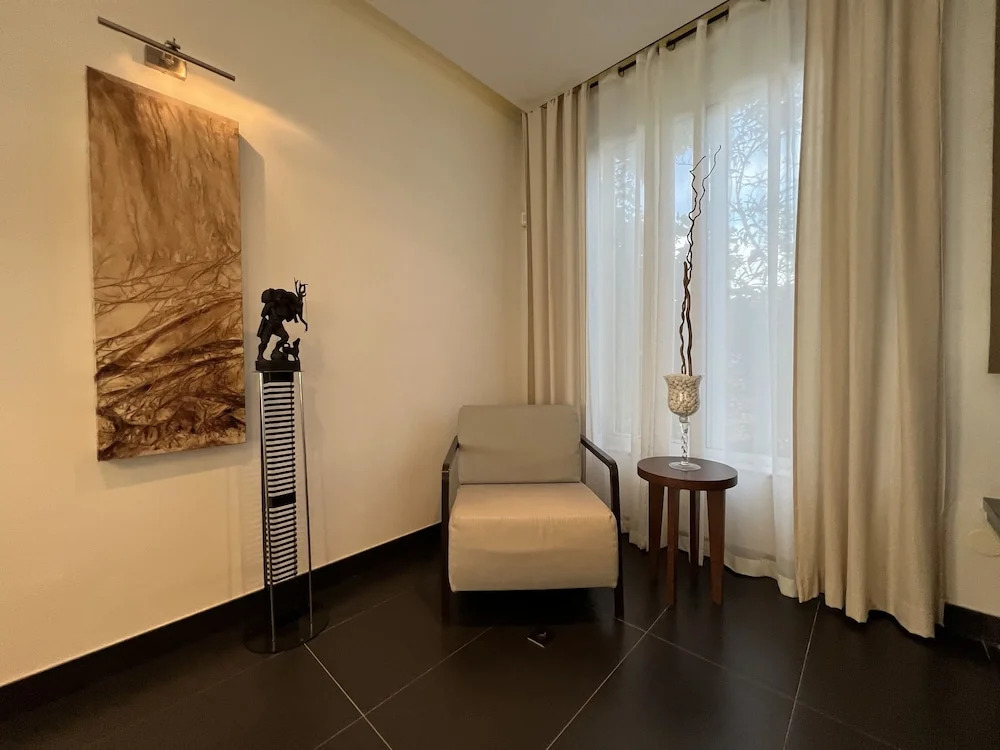 The Lake Villa Mountains & Sea view