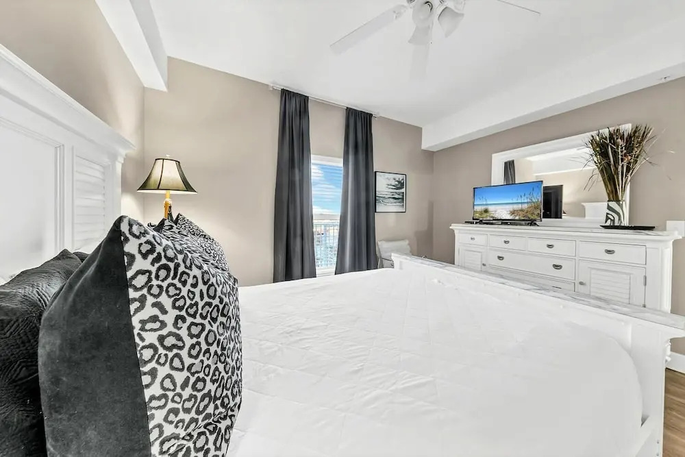 Ocean Reef 704