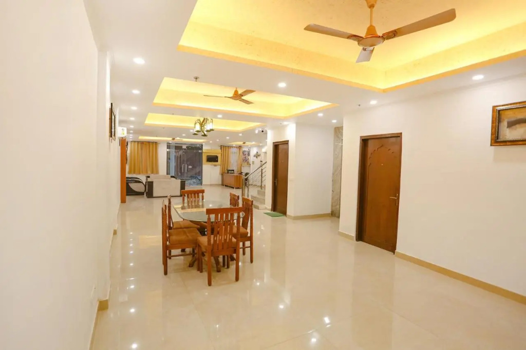 FabHotel Taj Residency