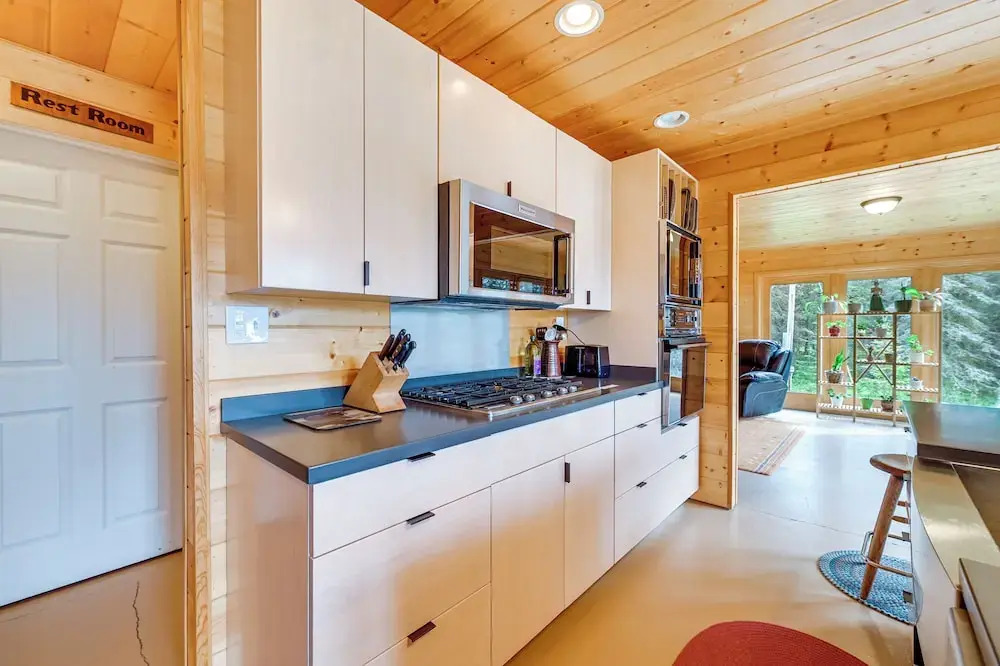 Spacious Soldotna Home w/ Mackey Lake Views