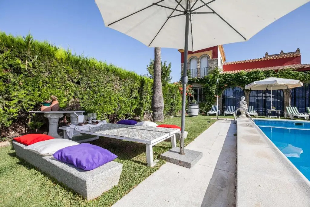 Casa de Campo con Piscina en Sevilla en los Palacios y Villafranca